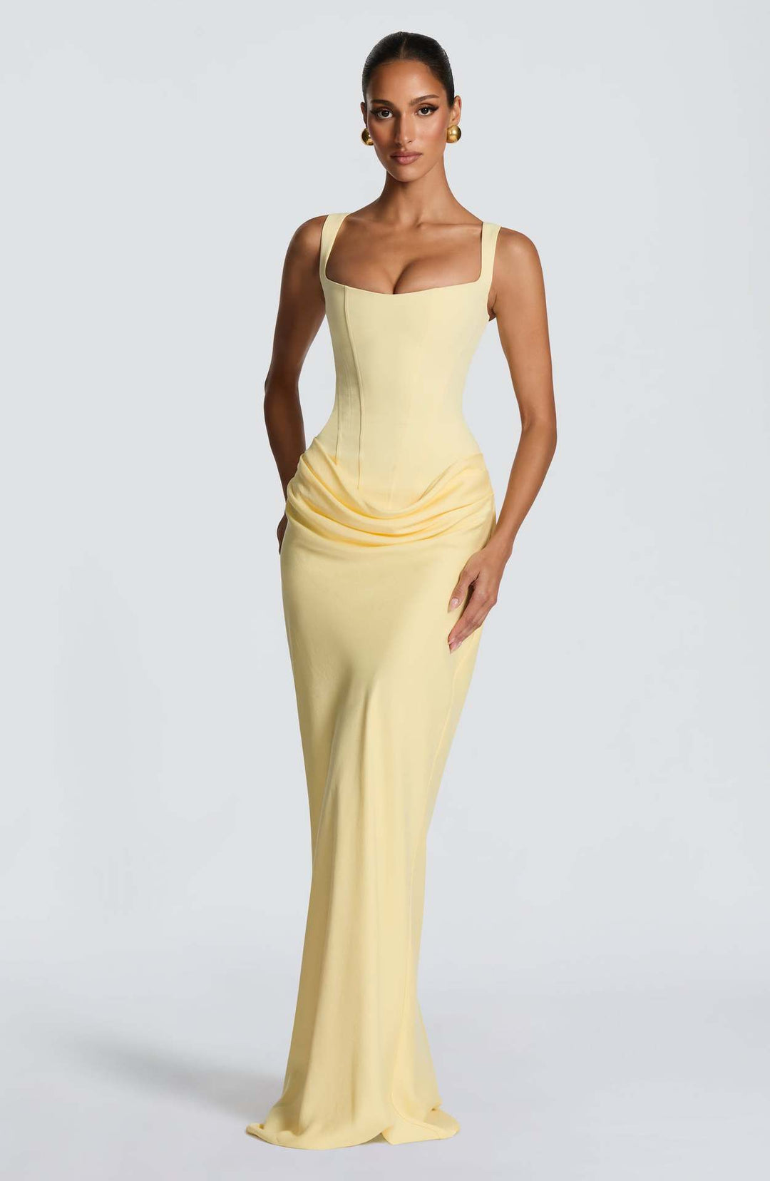 Ladies elegant and figure-hugging evening dress with fully lined skirt Lune London