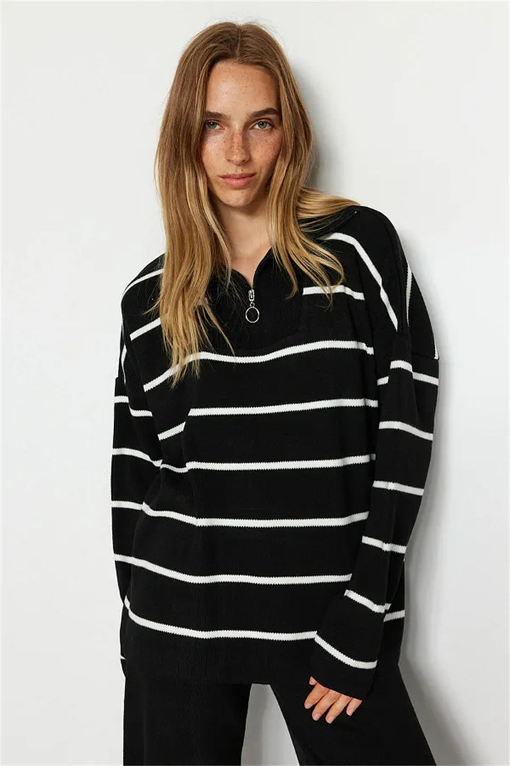 Casual knitted sweater for women with half-zip and oversized fit Lune London