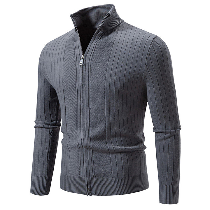 Elegant fine-knit sweater for men with a high collar and zipper Lune London