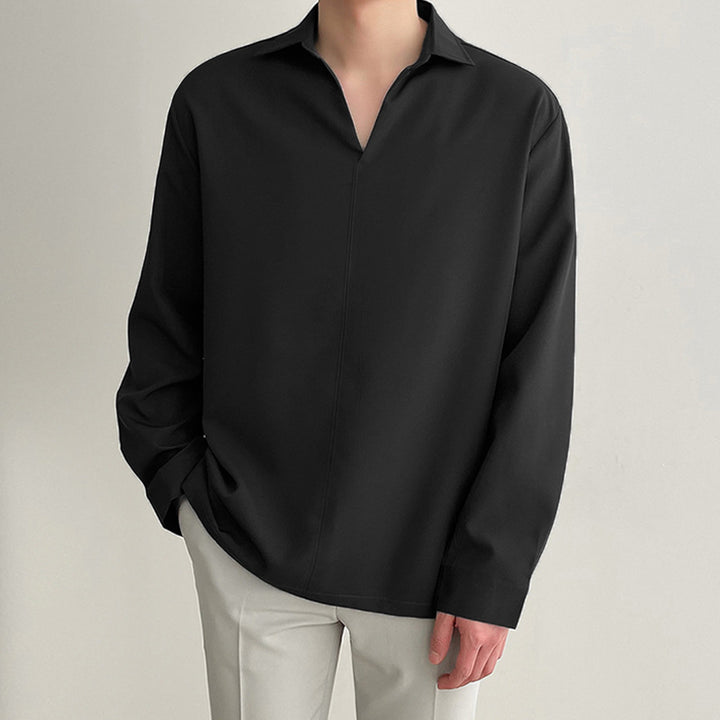 Women Elegant long sleeve blouse with a modern collar and a flowy cut Lune London