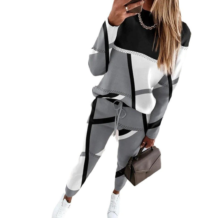 Women’s patterned lounge set made of fine knit with drawstring, raglan sleeves and tapered pants Amarae