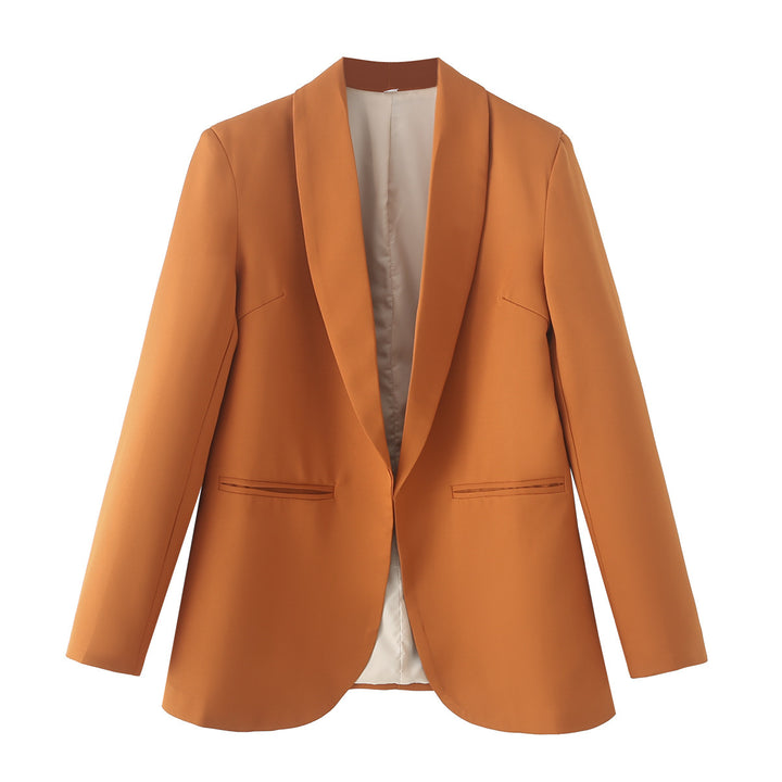 Elegant blazer jacket for women with a modern cut and structured pockets Lune London