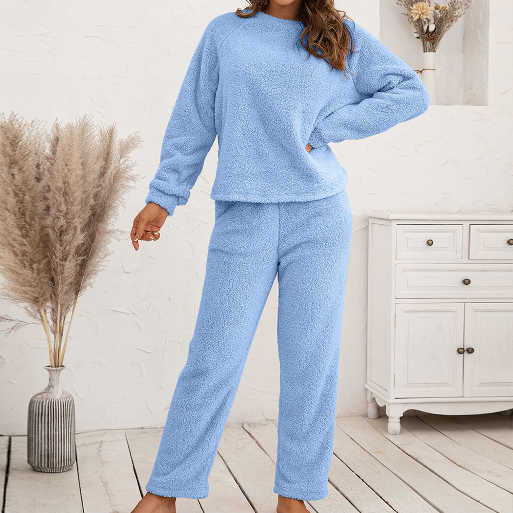 Women Cozy Fleece Pajama Set with Long Sleeves and Comfortable Pants Lune London