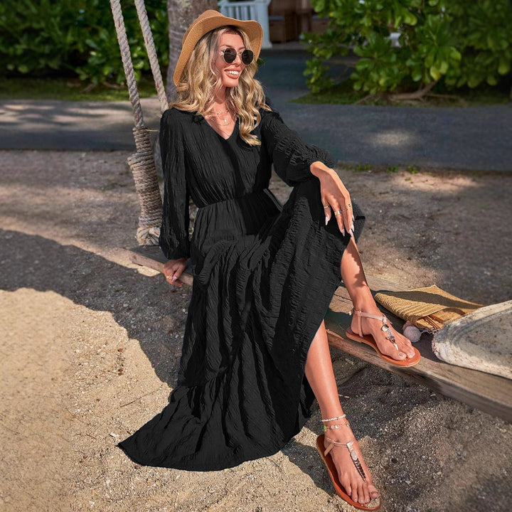 Maxi dress for women with a slight crinkled design and an elegant V neckline Lune London