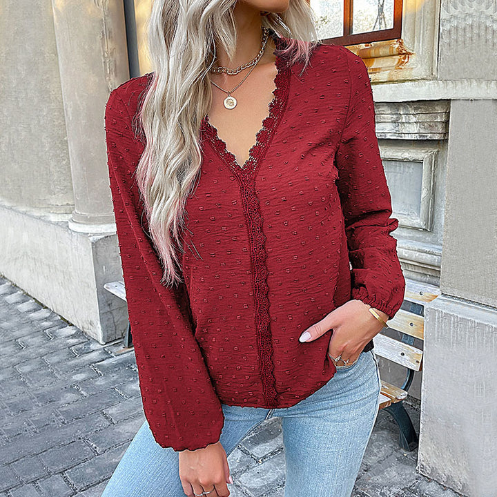 Women's blouse with V-neck and elegant lace Lune London