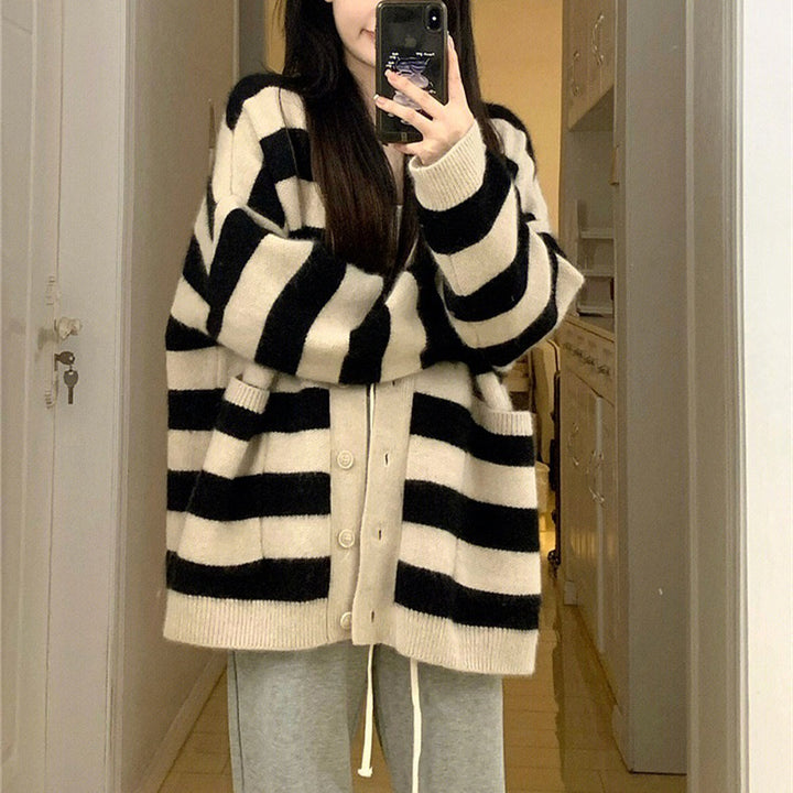 Cardigan femme en tricot épais avec motif rayé et poches pratiques Chic & Stil