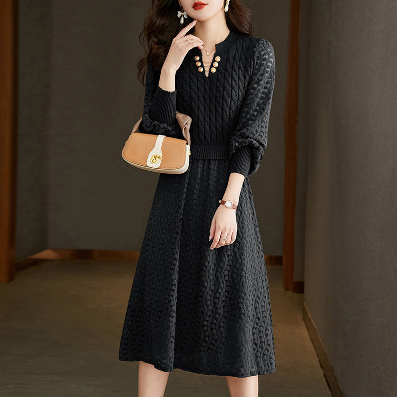Robe tricotée pour femmes avec un haut texturé et une jupe A-line de longueur moyenne.