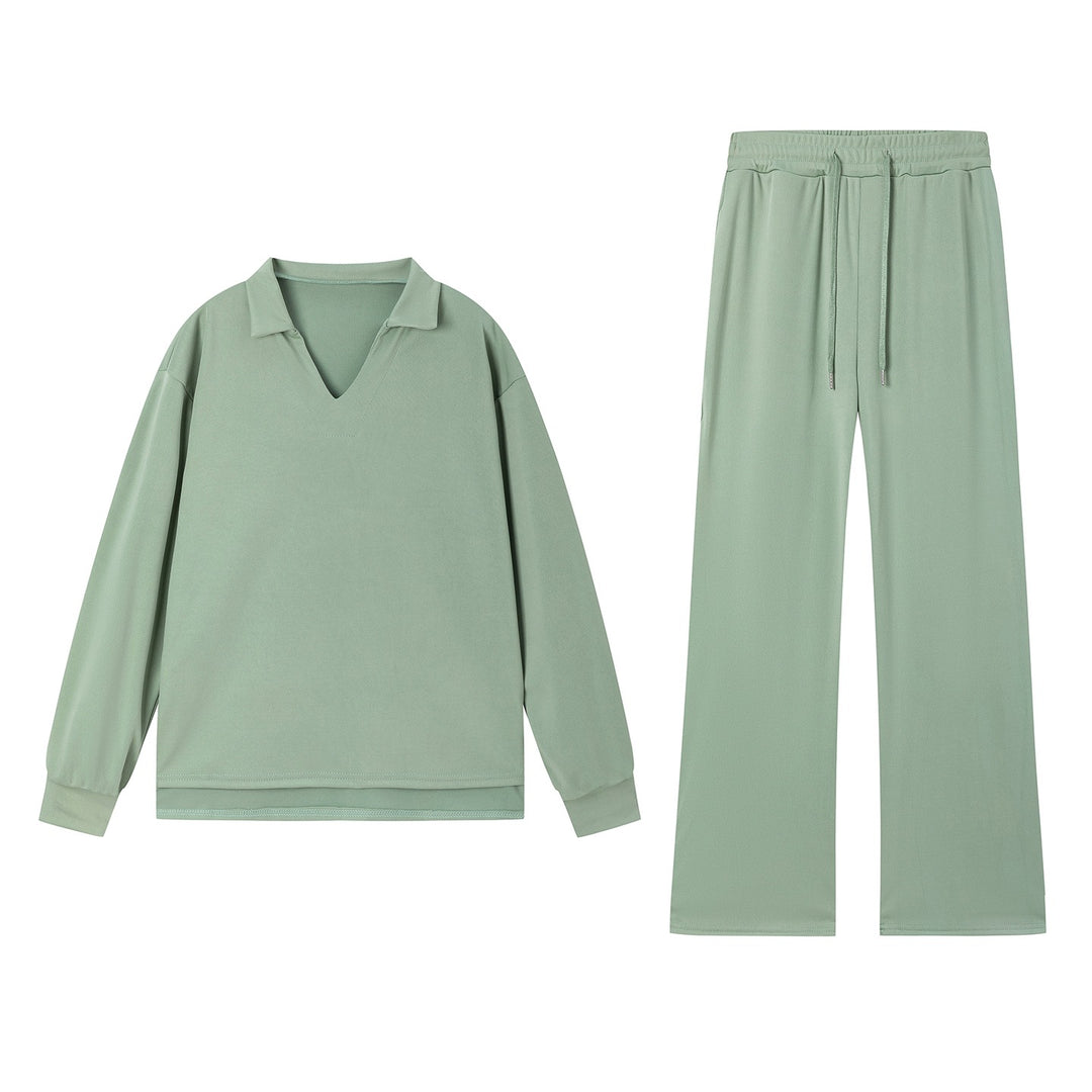 Cozy lounge set for women with V-neck Lune London