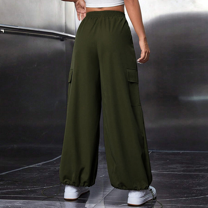 Women's cargo pants with elastic waist and wide legs Chic & Stil