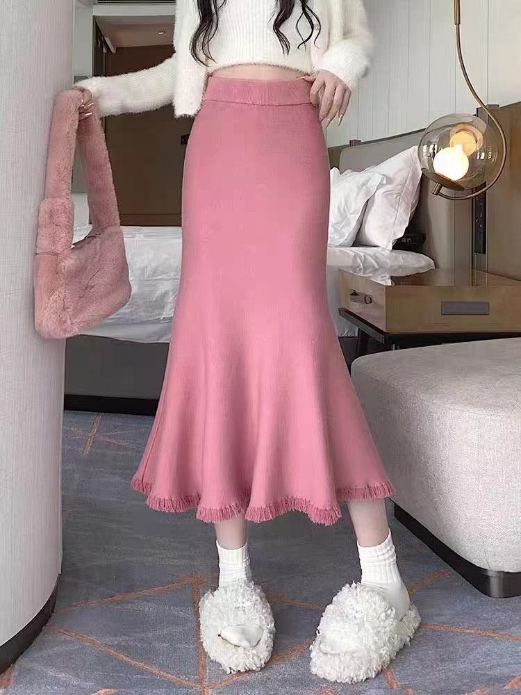 Elegant maxi skirt for women with voluminous hem and fringed details Lune London