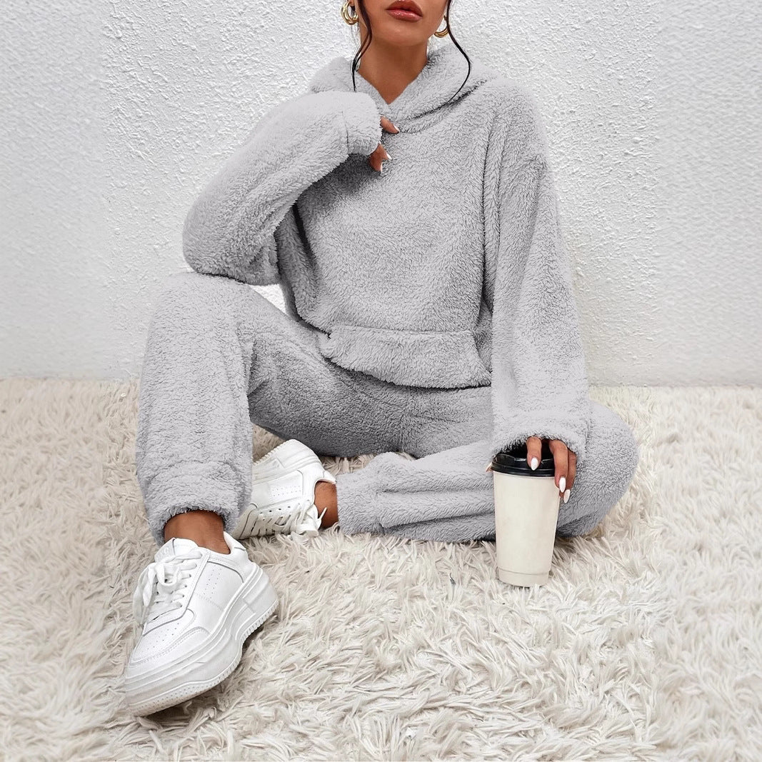 Chic und Stil | Women's Fleece Loungewear Set with Hood and Pockets