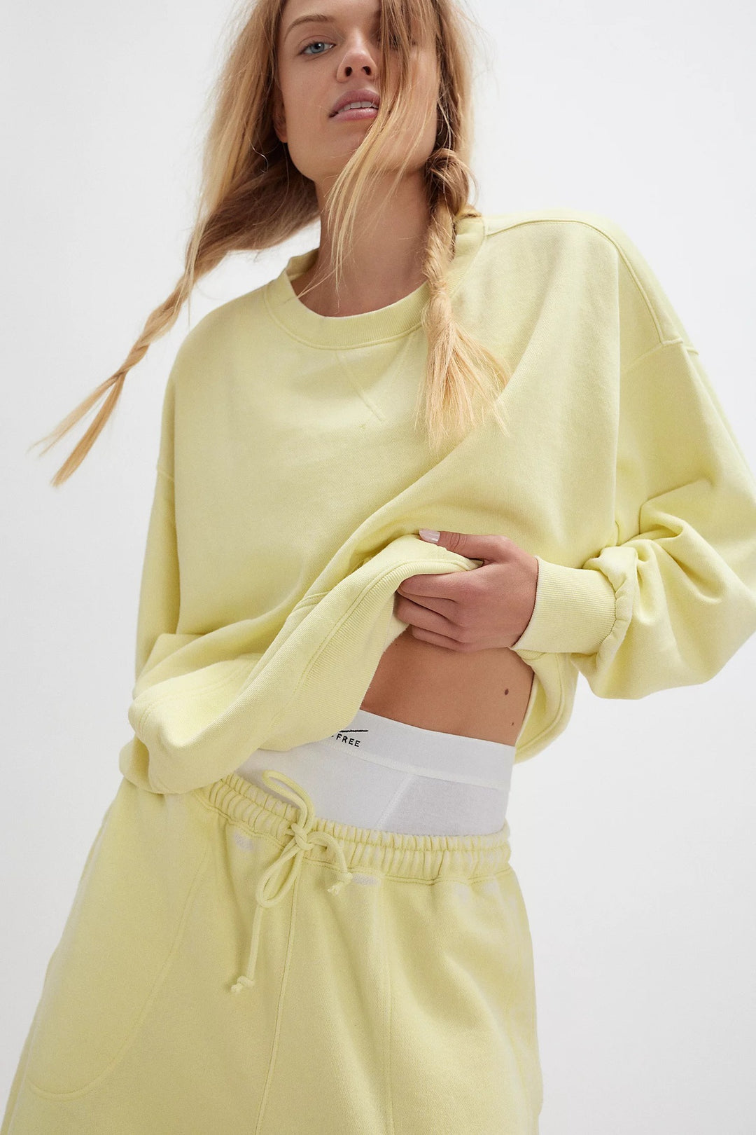 Oversized hoodie for women with kangaroo pocket and soft lining Lune London