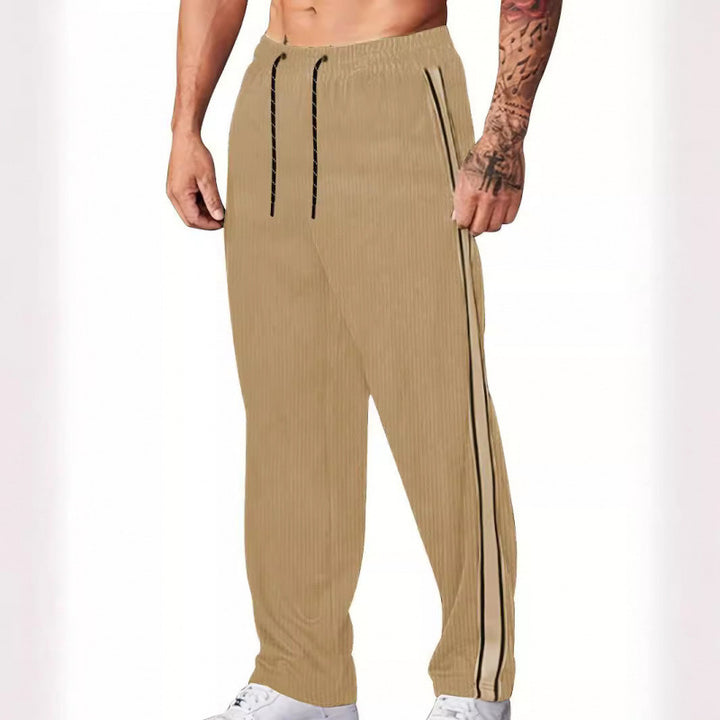 Lune London sporty leisure pants for men with side stripes