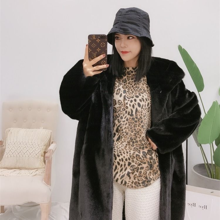 Ladies Oversized Soft Coat with High Collar and Chic Side Pockets