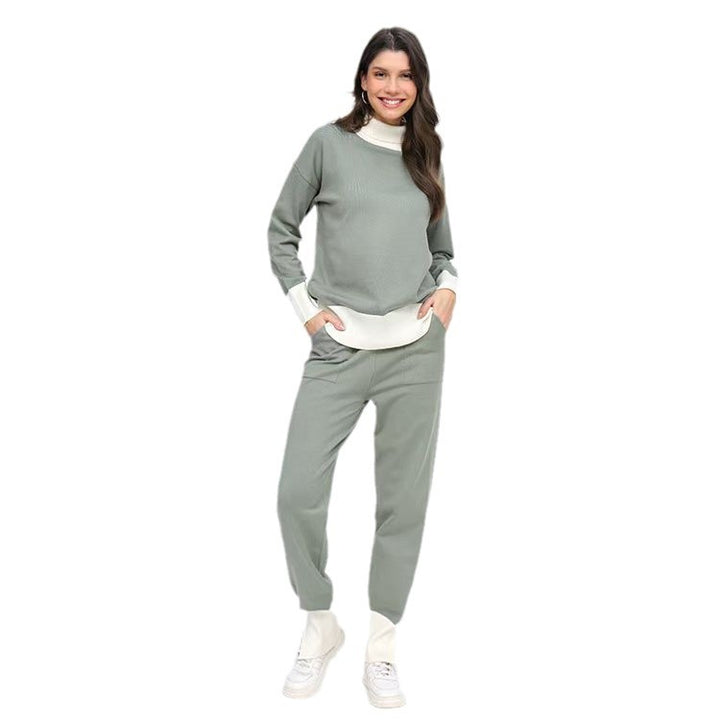 Comfortable knit loungewear set for women with high collar and elastic cuffs Lune London