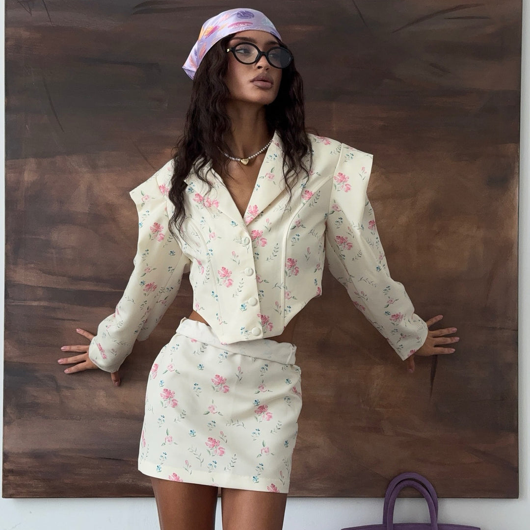 Elegant blazer set for women and mini skirt with floral pattern and puff sleeves Lune London