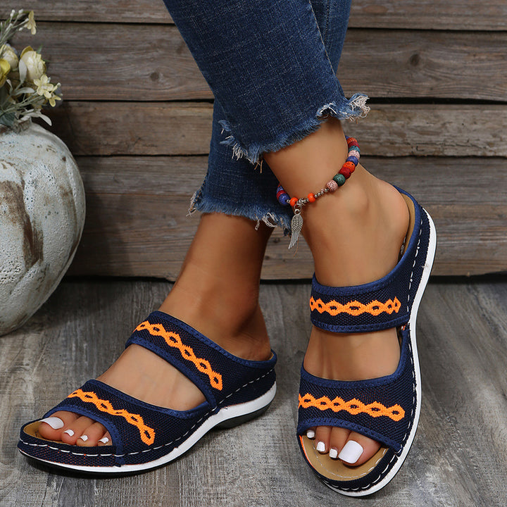 Comfortable women's sandals with elastic straps and an anatomical footbed Lune London