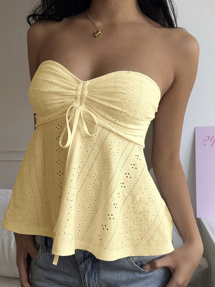 Blouse femme à épaules dénudées avec un élégant design en dentelle Chic & Stil