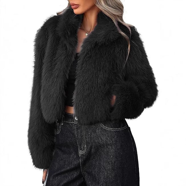 Short faux fur jacket for women with soft fur and an elegant silhouette Lune London
