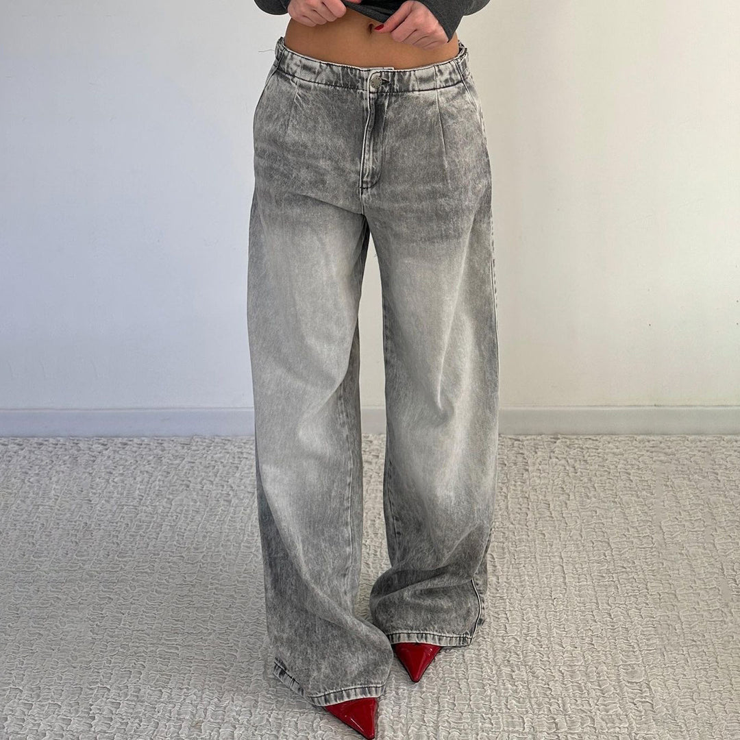 Flared women's jeans with trendy worn look Lune London