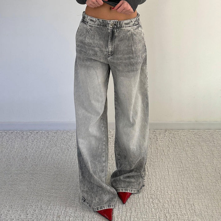 Flared women's jeans with trendy worn look Lune London