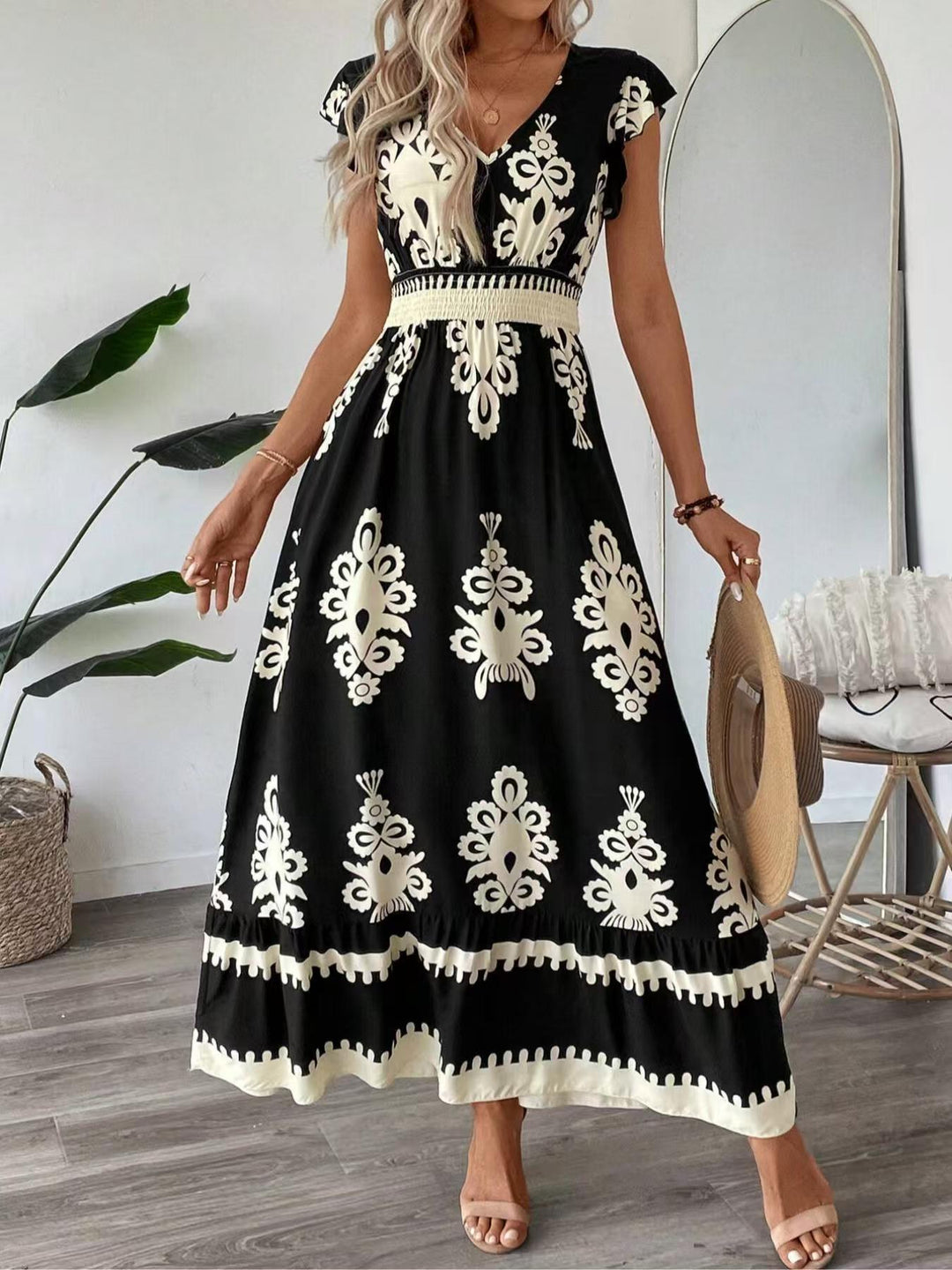 Bohemian floral maxi dress for women with short sleeves Lune London
