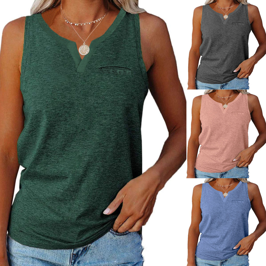Casual women’s T-shirt with V-neck and chest pocket Lune London