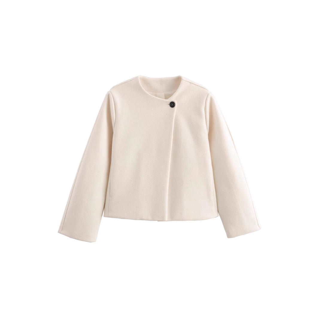 Fashionable short jacket for women with a minimalist design and an elegant button closure Lune London