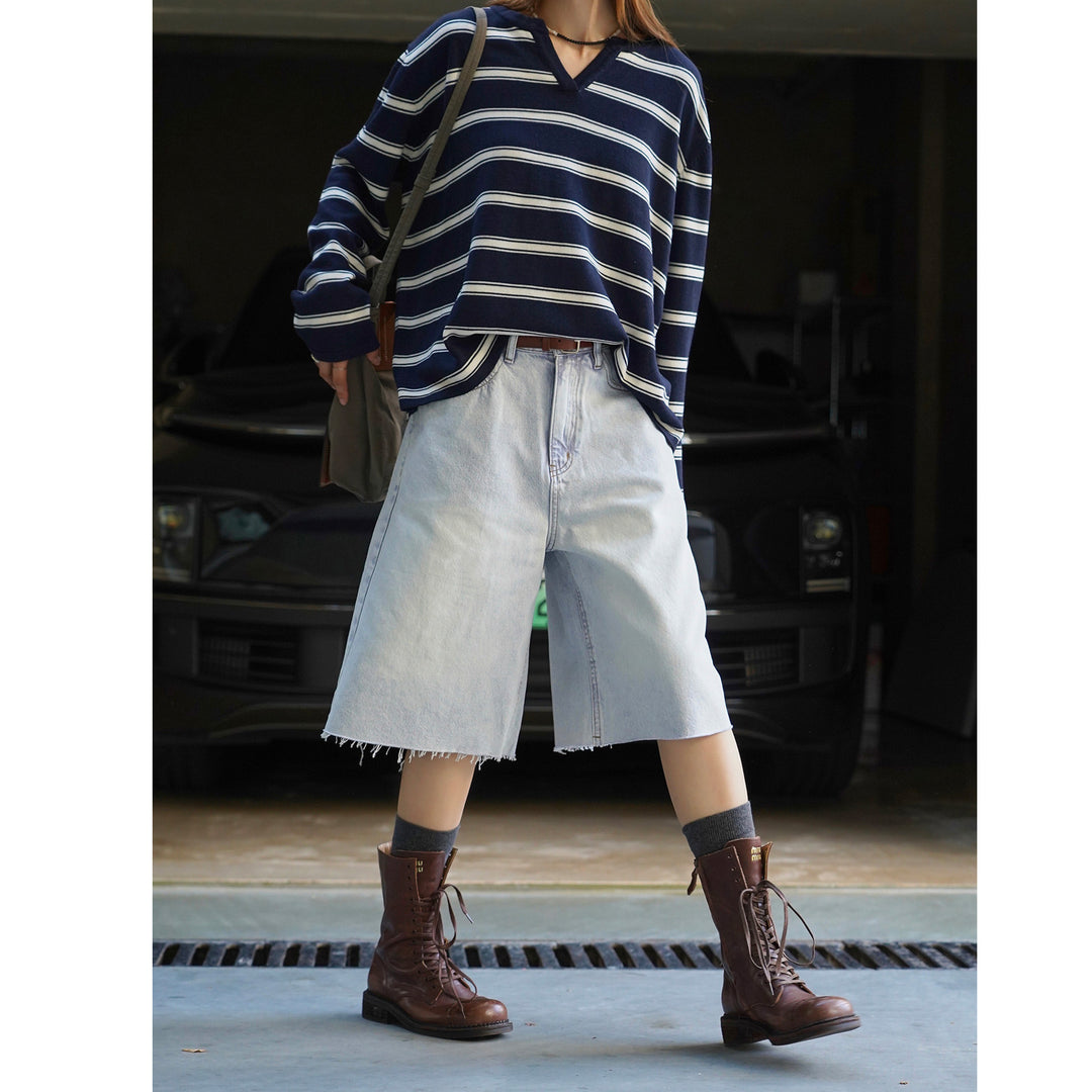 Ladies high-waisted wide denim Bermuda with fringed hem Amarae
