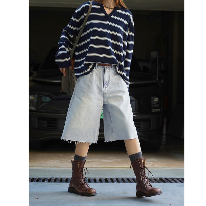 Ladies high-waisted wide denim Bermuda with fringed hem Amarae
