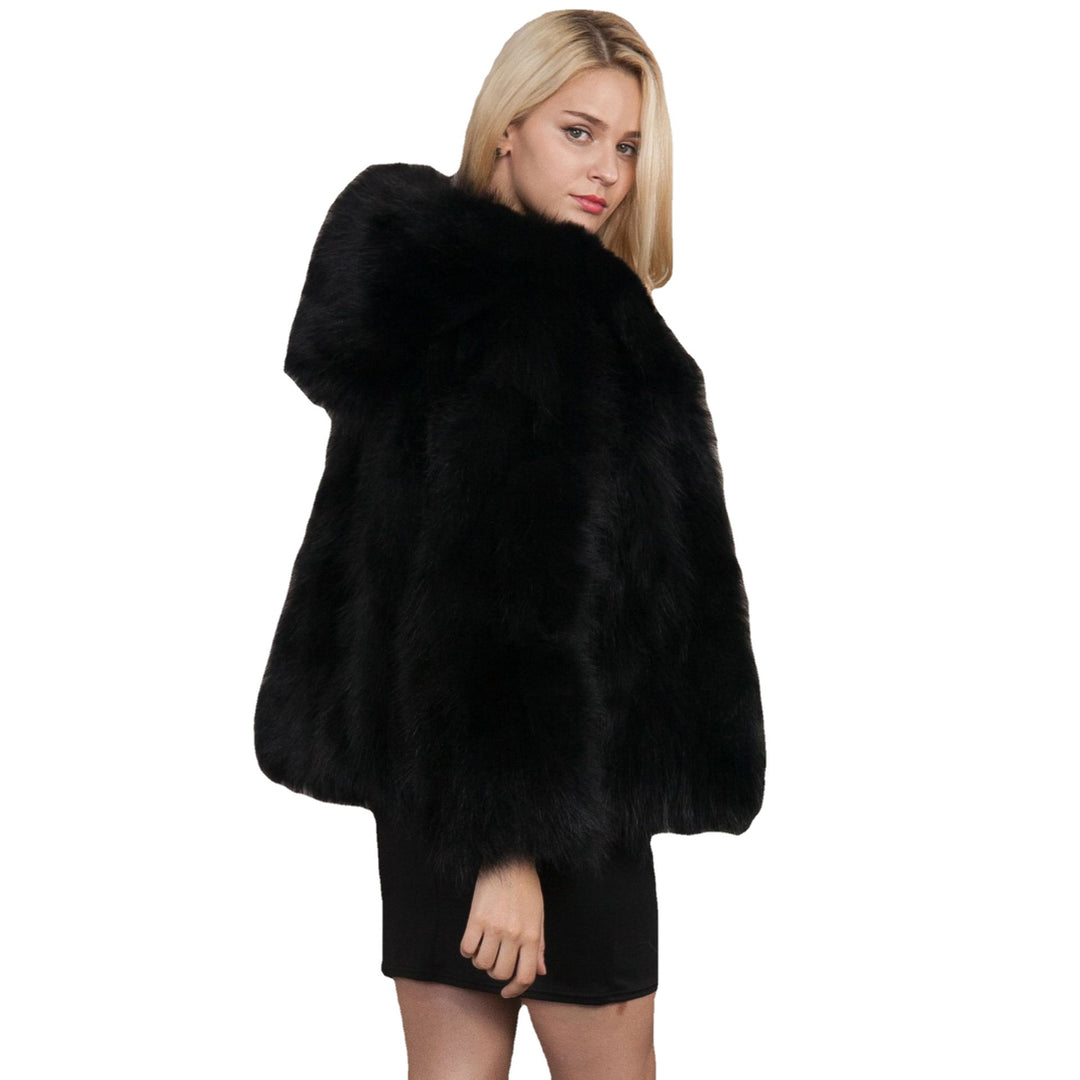Ladies elegant, cozy fur coat Amarae