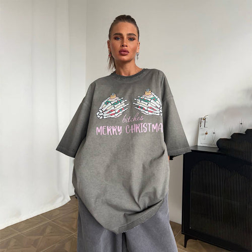 Oversized sweatshirt for women with chic and stylish Christmas graphic pattern
