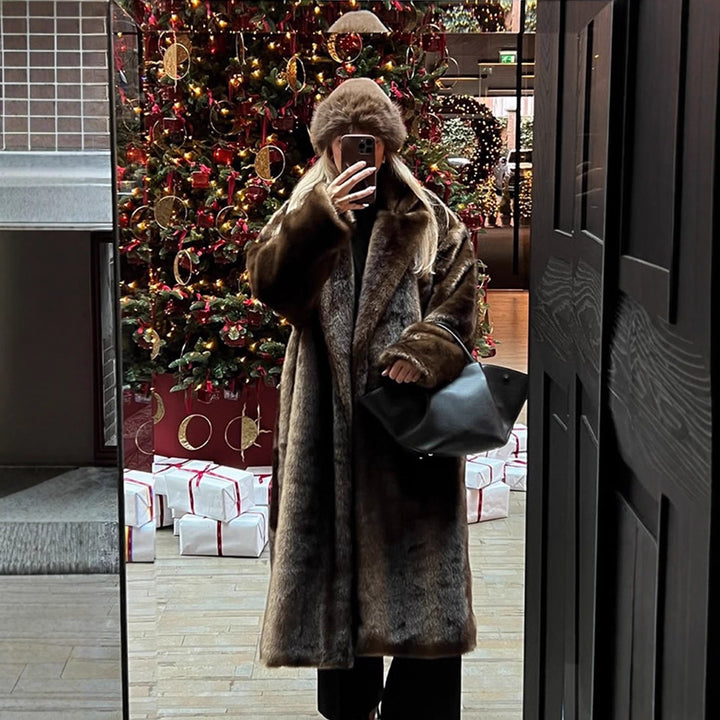 Ladies Luxurious Faux Fur Coat Lune London