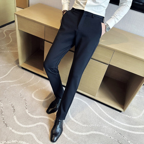 Elegant suit trousers for men in lightweight stretch material with side pockets Amarae