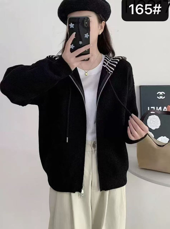 Veste à capuche confortable et élégante pour femmes avec rayures horizontales Chic & Stil