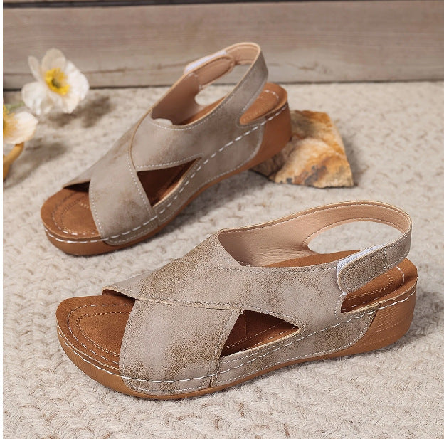 Lune London stylish vacation sandals for women with comfortable sole and trendy closure system