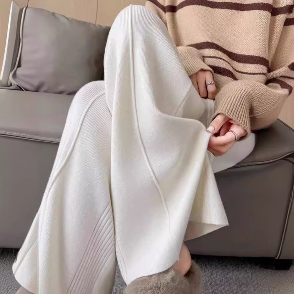 Pantalons en tricot de haute qualité pour femmes avec une taille douce et une élégante structure en rib Chic & Stil