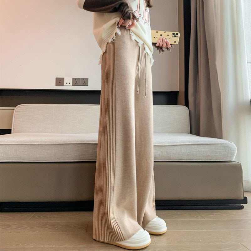 Pantalons confort plissés pour femmes avec taille élastique et jambes larges Chic & Stil