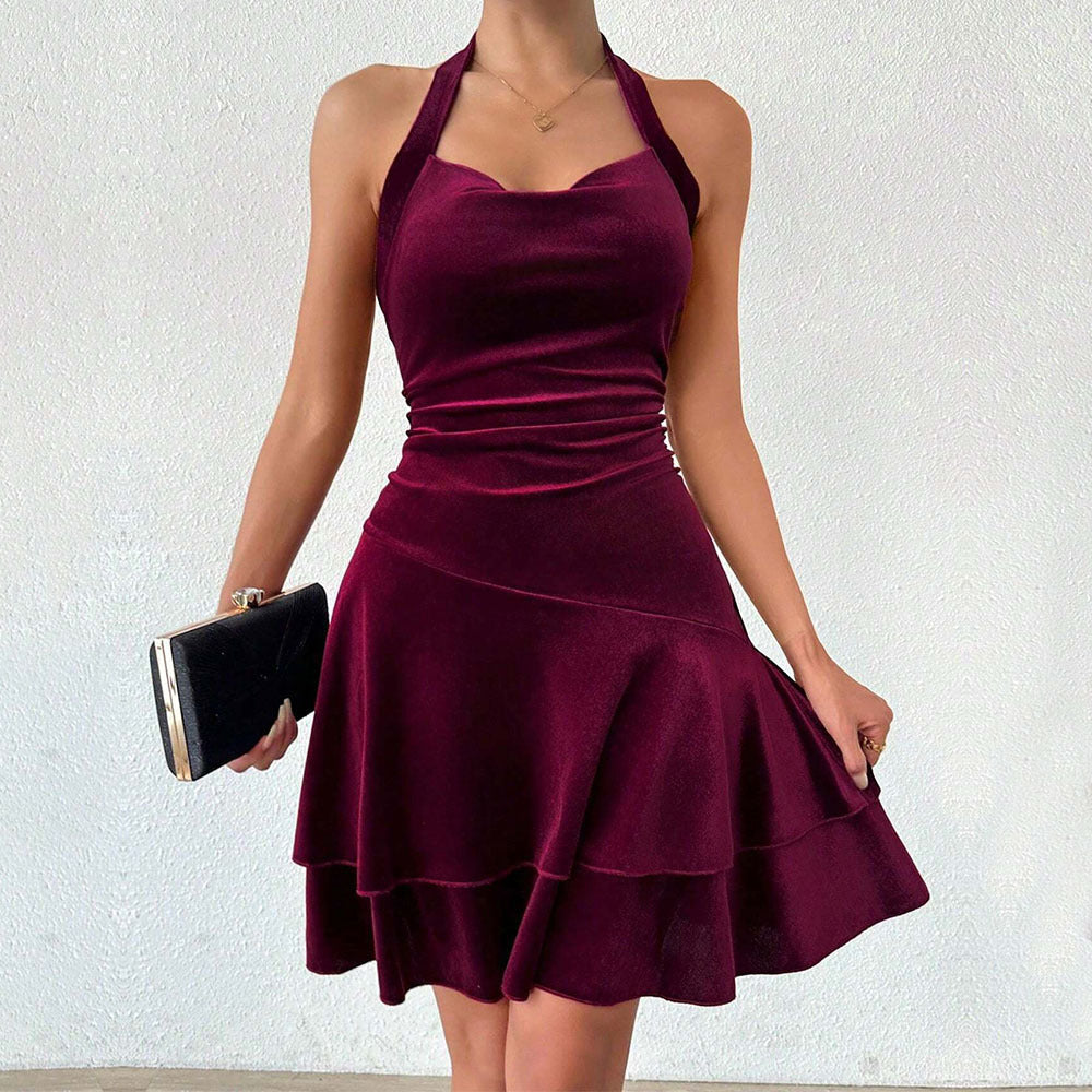 Robe de soirée ajustée pour dames avec jupe volants et design dos nu Chic & Stil
