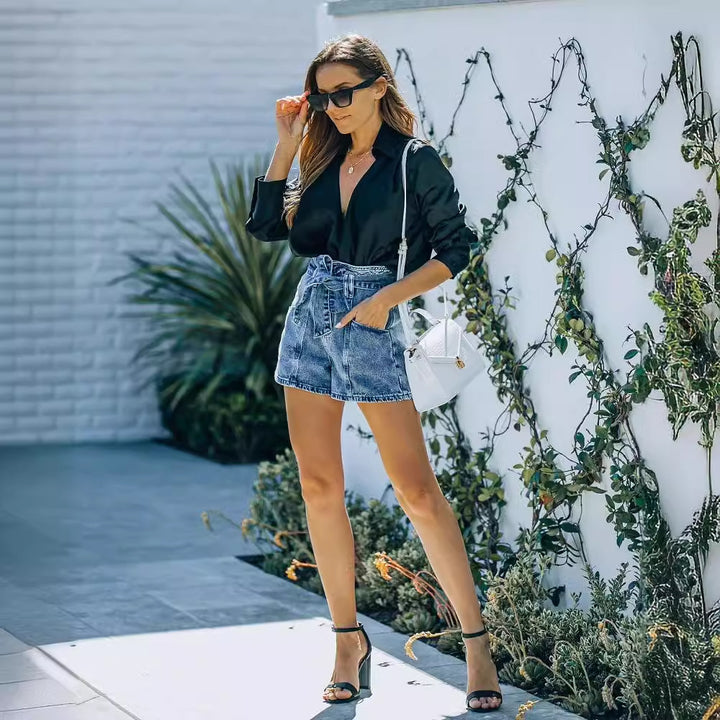 High-waisted denim shorts for women with removable belt Chic & Stil