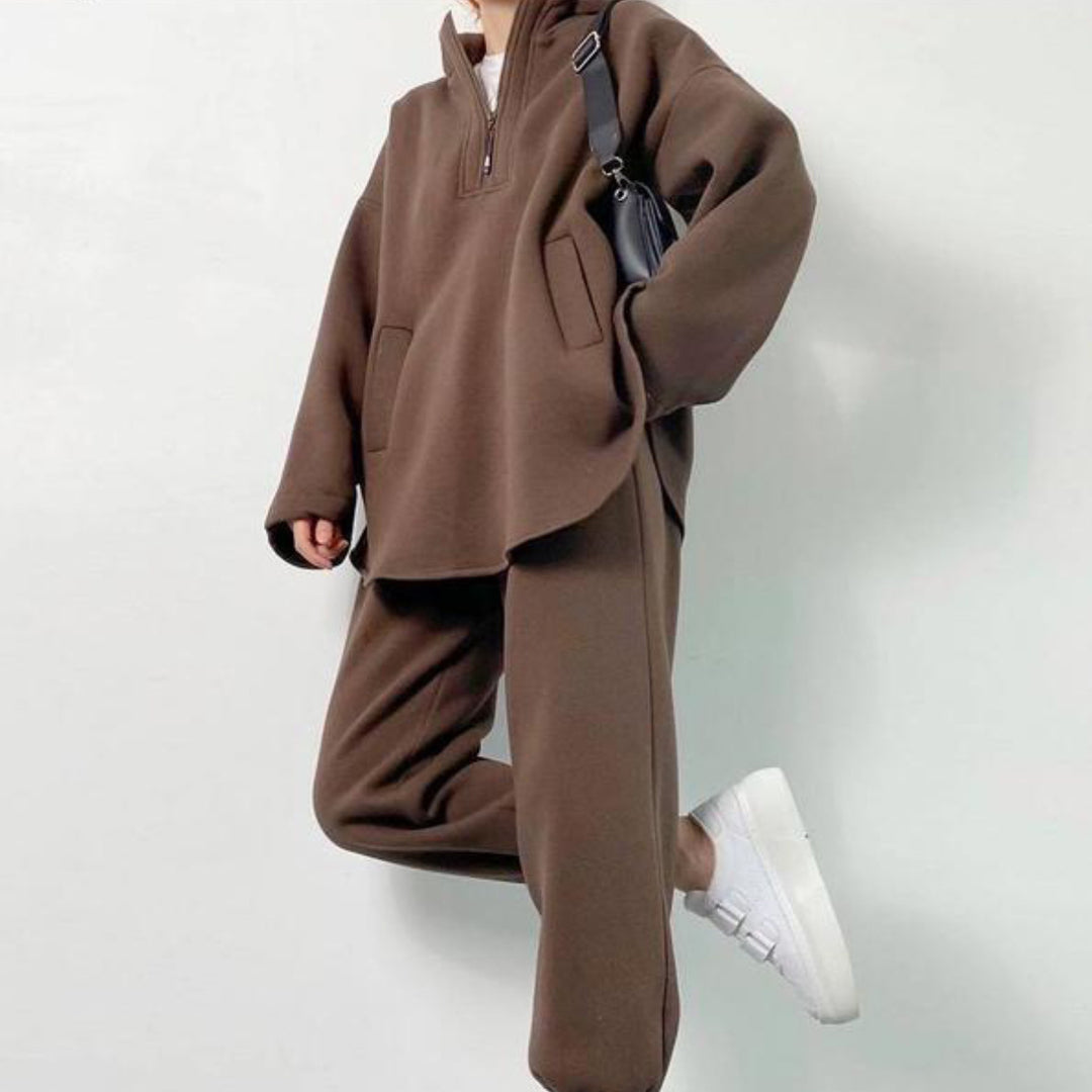Lady oversized Fleece Hoodie with side zipper and wide pants Lune London
