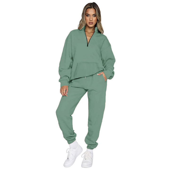 Women's sports set with high collar and pockets Lune London
