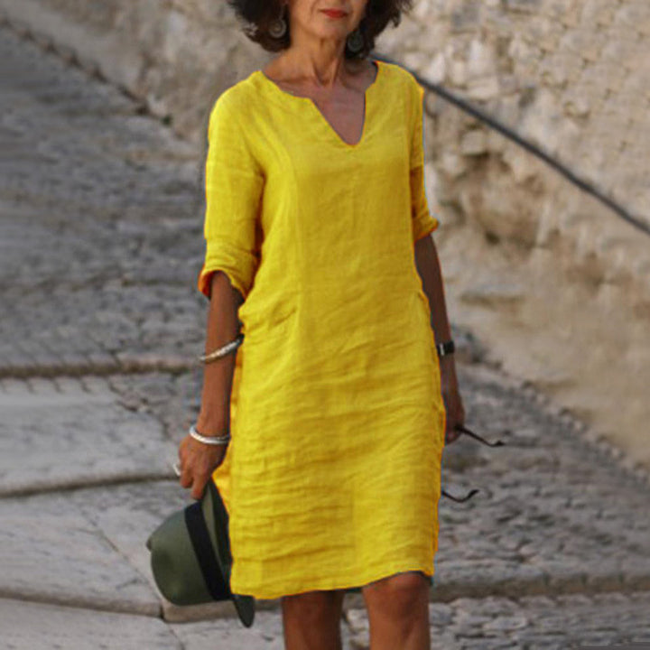 Linen dress for women with a relaxed fit and elegant V-neck Lune London