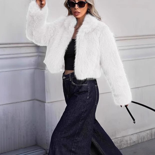 Ladies Short and Plush Faux Fur Jacket Amarae