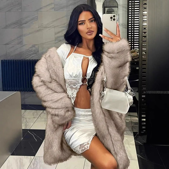 Ladies luxury cozy jacket with high quality faux fur Lune London
