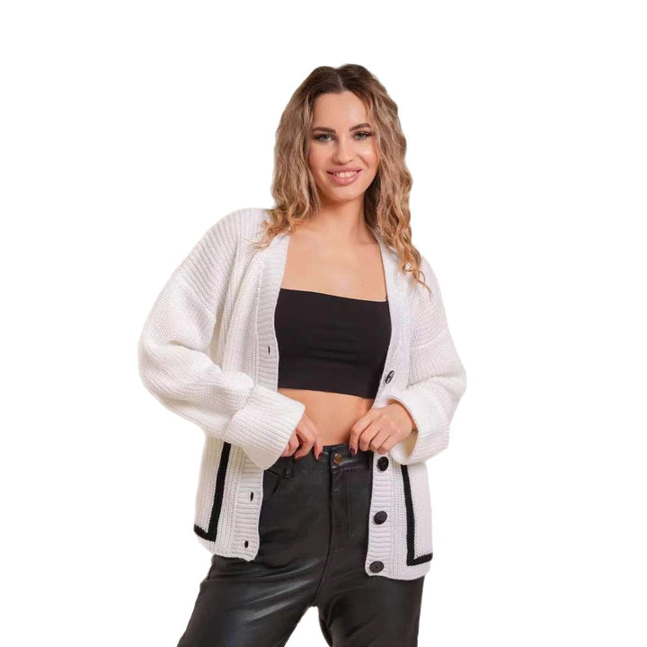 Cardigan pour femmes avec un design boutonnable et des poches Chic & Stil