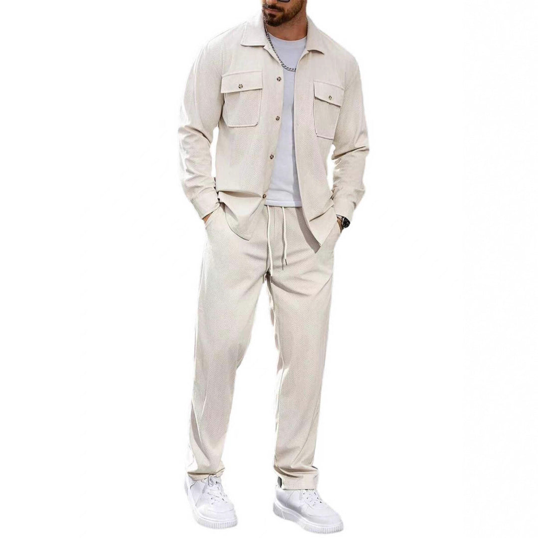 Modern leisure suit for men with practical pockets and elastic waistband Lune London