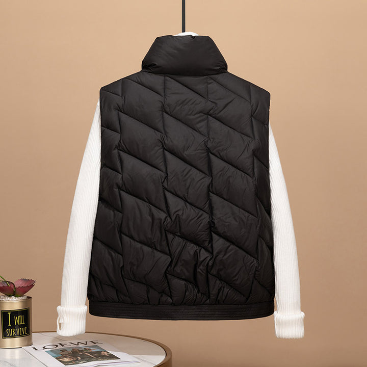 Ladies fashionable and functional quilted jacket with high collar and pockets Lune London