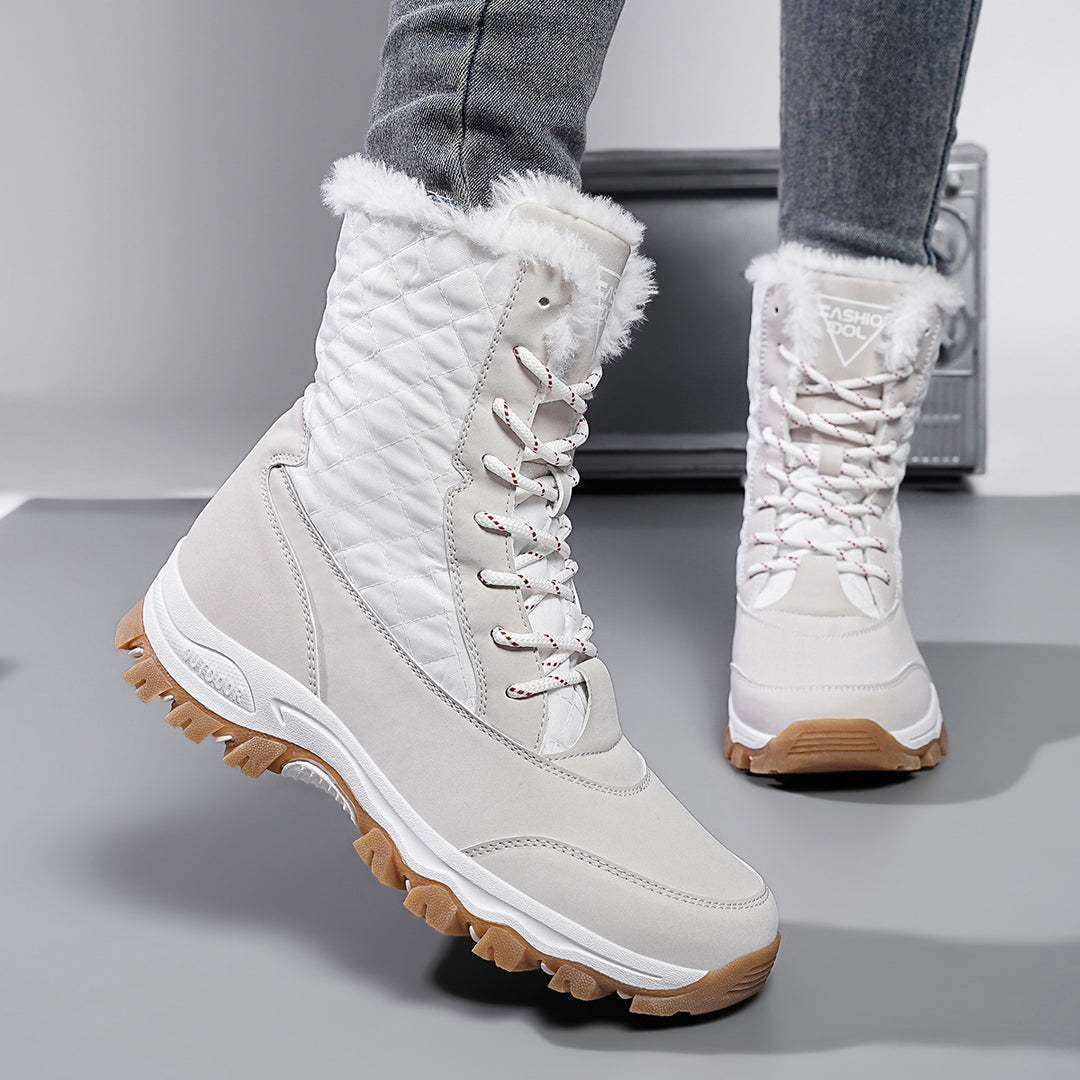 Women's winter boots with insulated inner lining and non-slip outsole Lune London