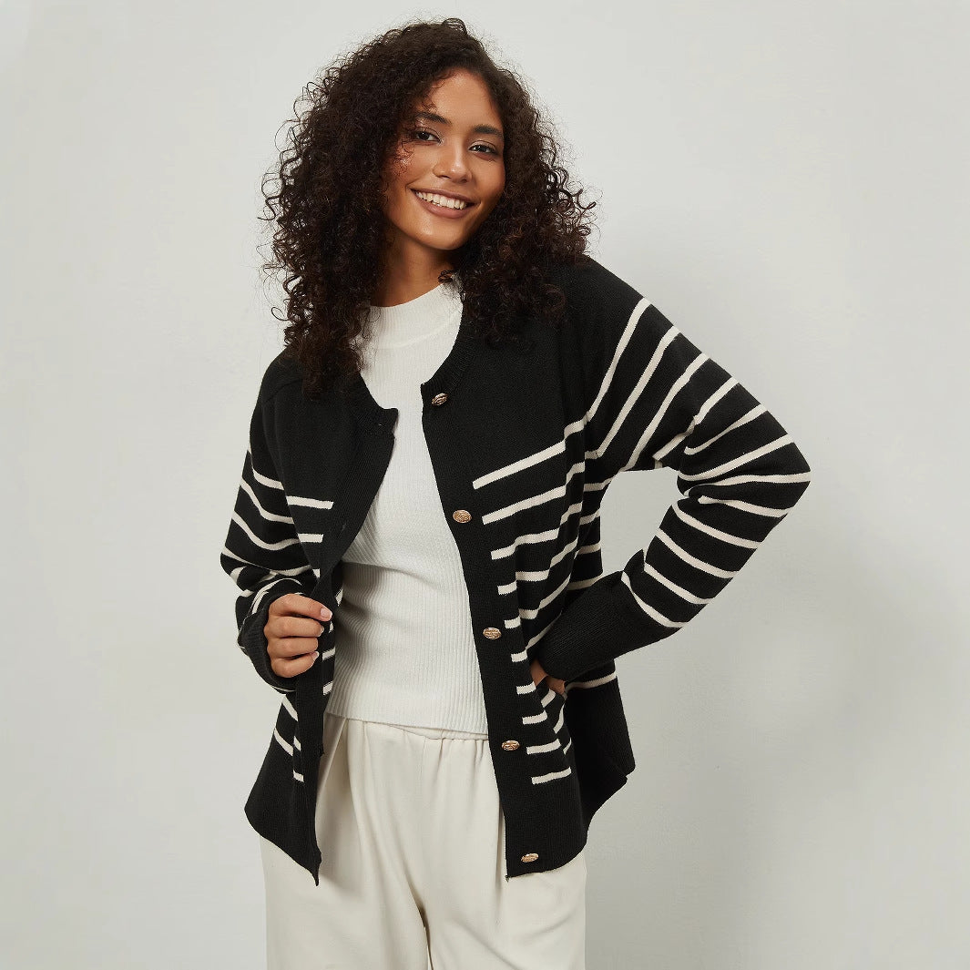 Women’s sweater with striped pattern and elegant button details Lune London